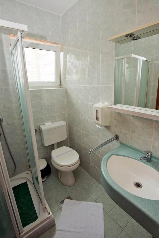 Motel Kod Bakija Karlovac Ruang foto