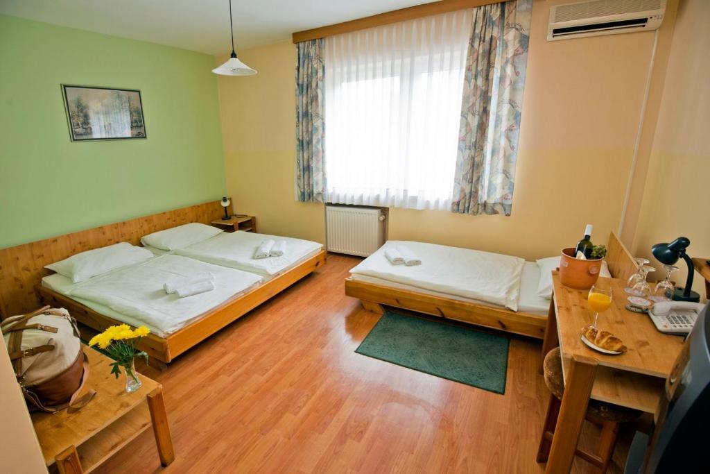 Motel Kod Bakija Karlovac Ruang foto